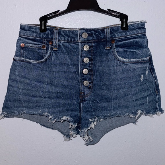 Abercrombie Curve Love Shorts - Picture 1 of 5